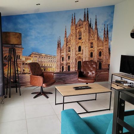 Il Vialetto , Appartement Milano , Spacieux, Tout Confort, Au Calme Jeumont エクステリア 写真